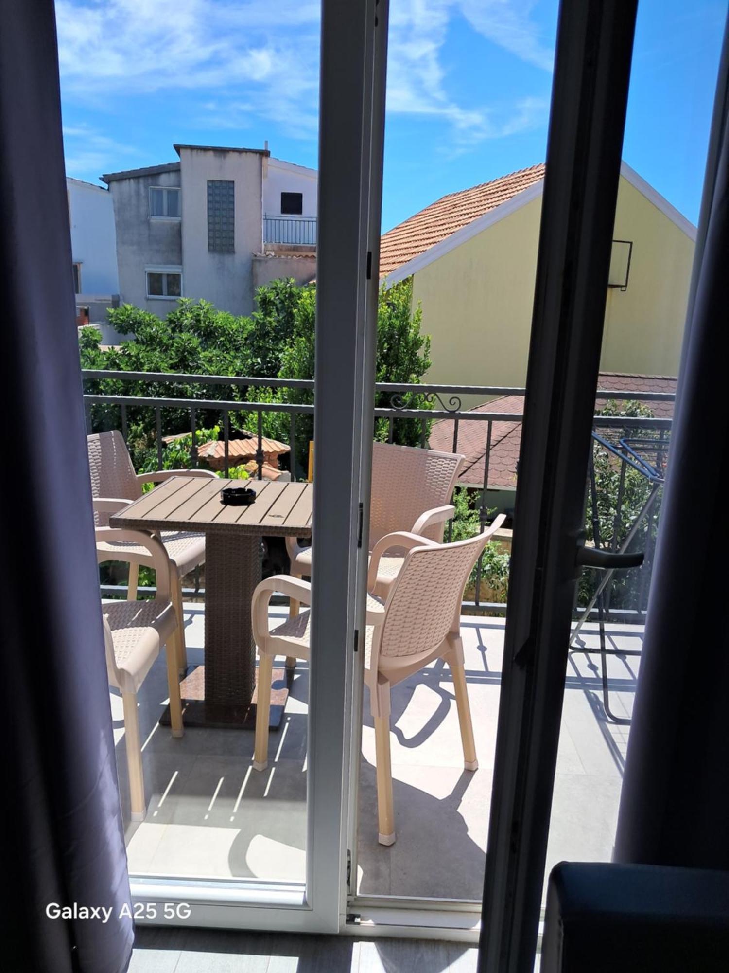 Apartments Tonci Tribalj 外观 照片