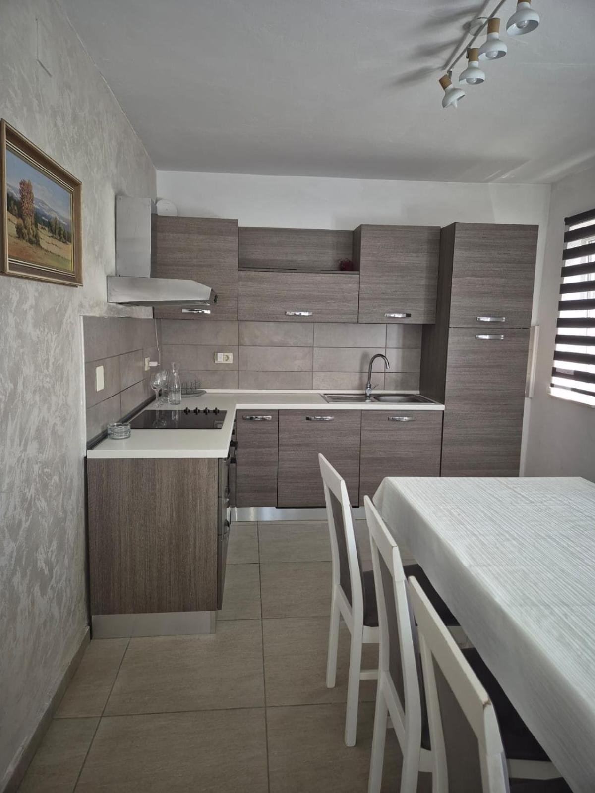 Apartments Tonci Tribalj 外观 照片