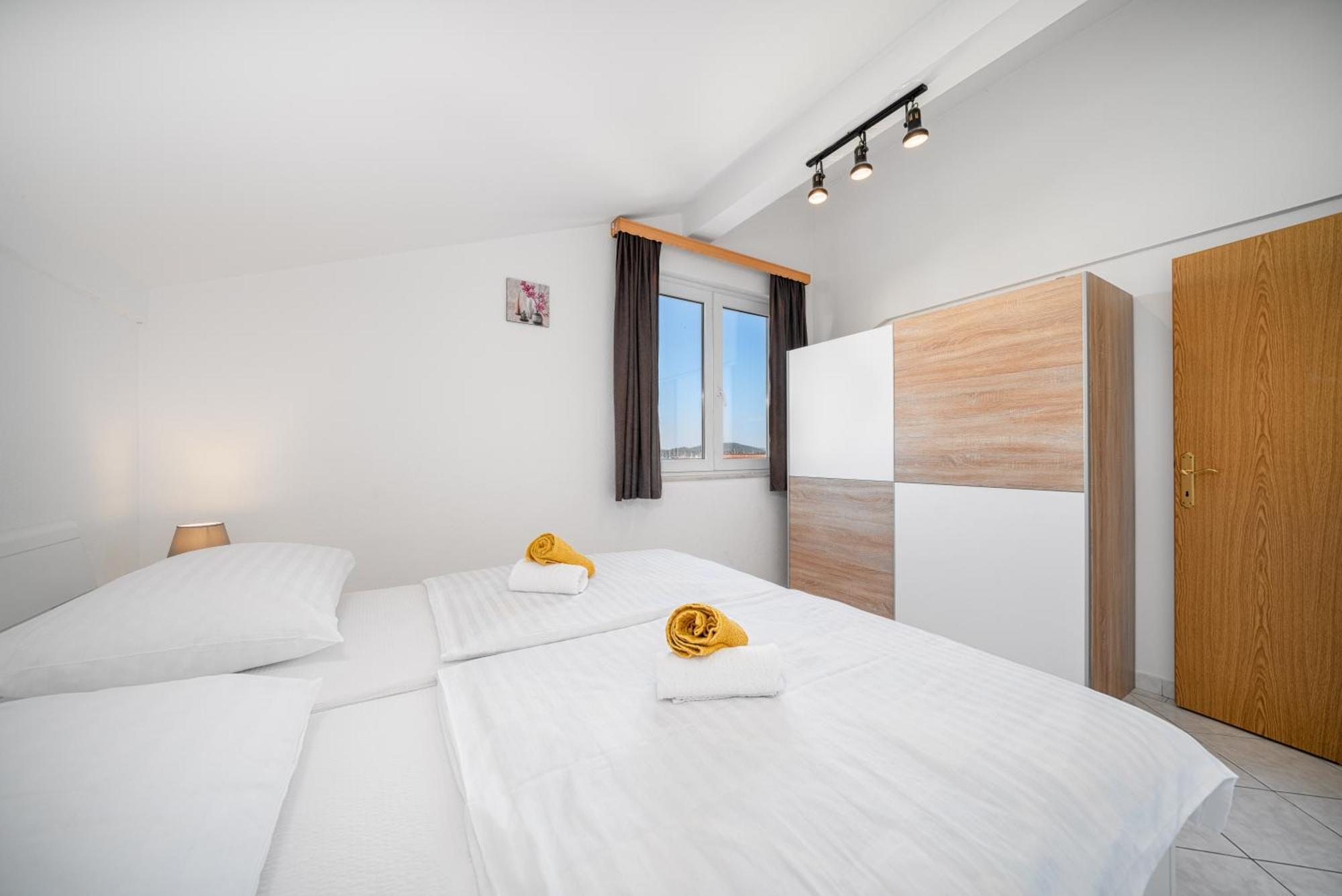 Apartments Tonci Tribalj 外观 照片