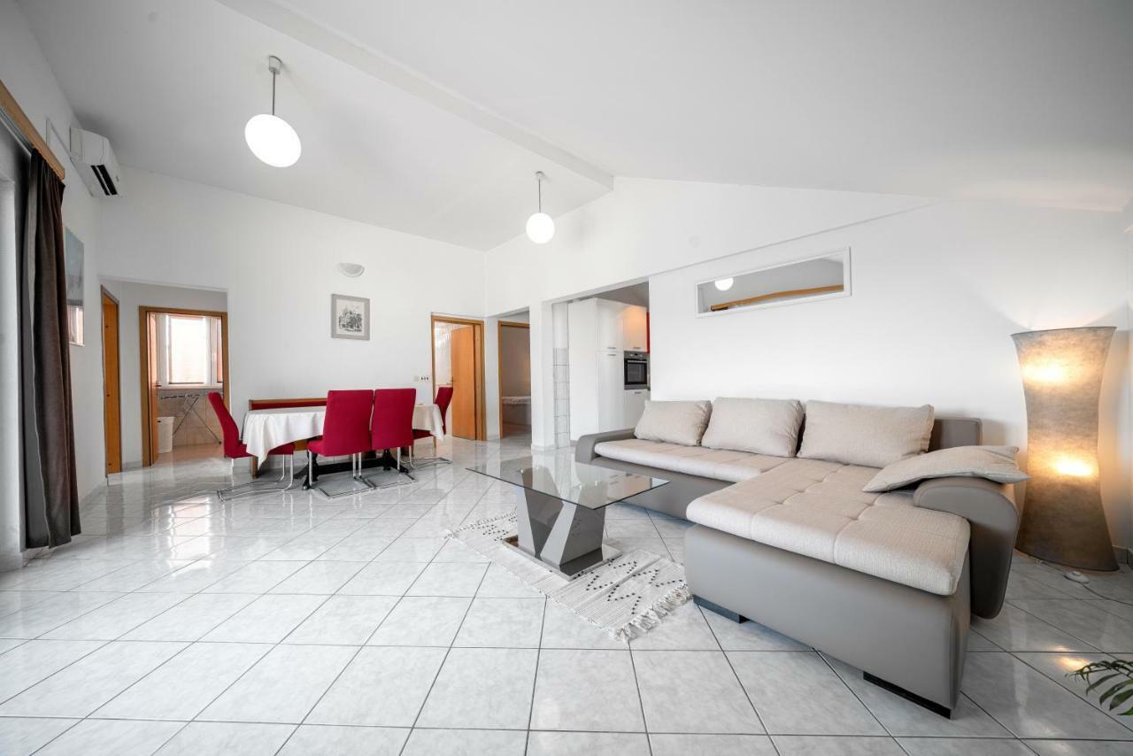 Apartments Tonci Tribalj 外观 照片